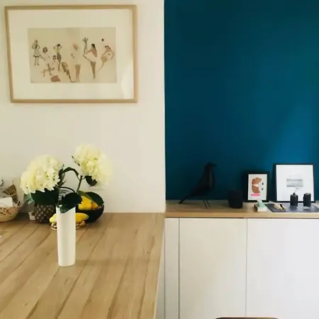 Bright Duplex Near Train Station Апартаменты Париж
