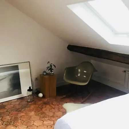 Bright Duplex Near Train Station Париж